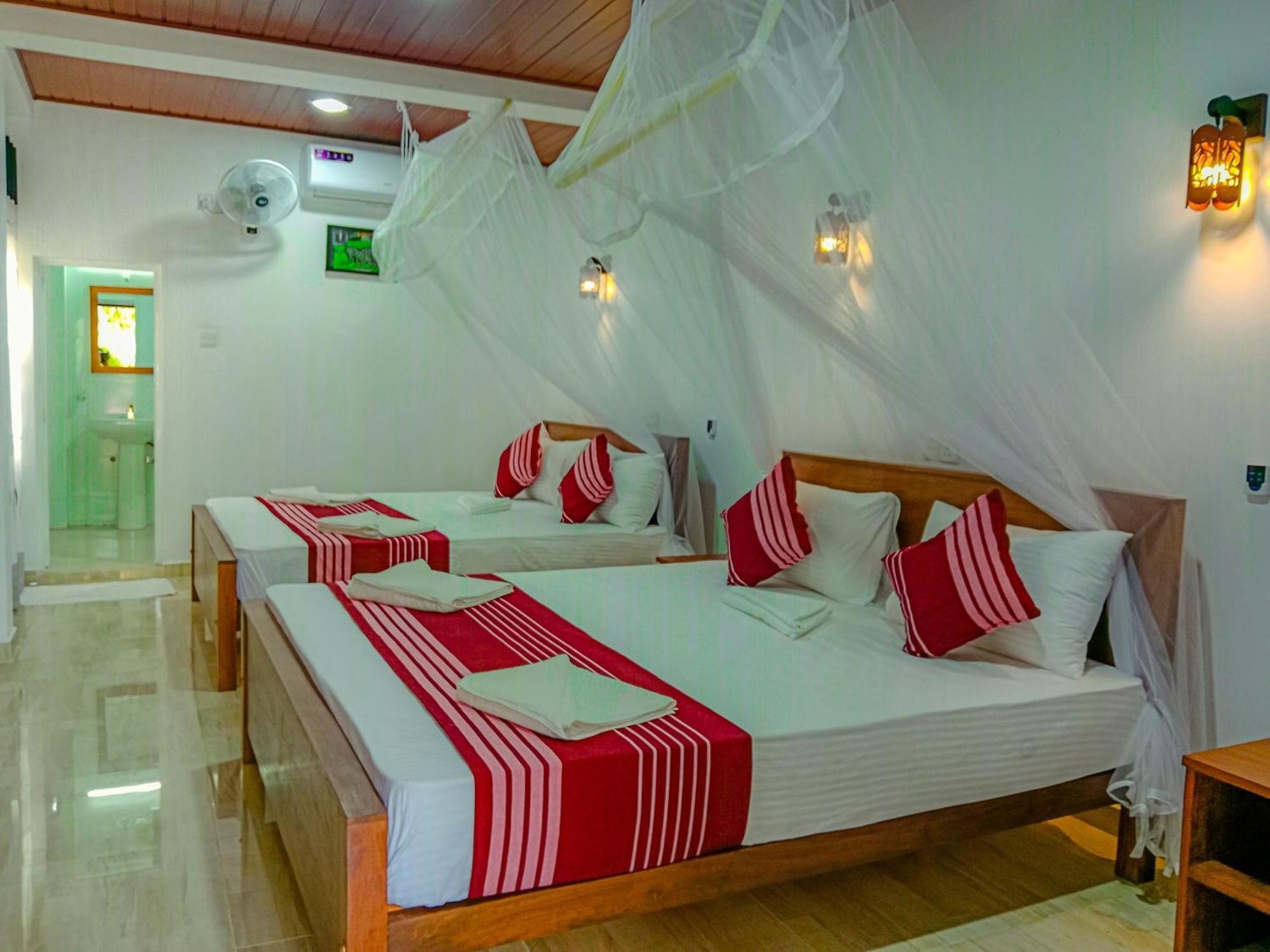 Sigiriya Peacock Homestay Ngoại thất bức ảnh