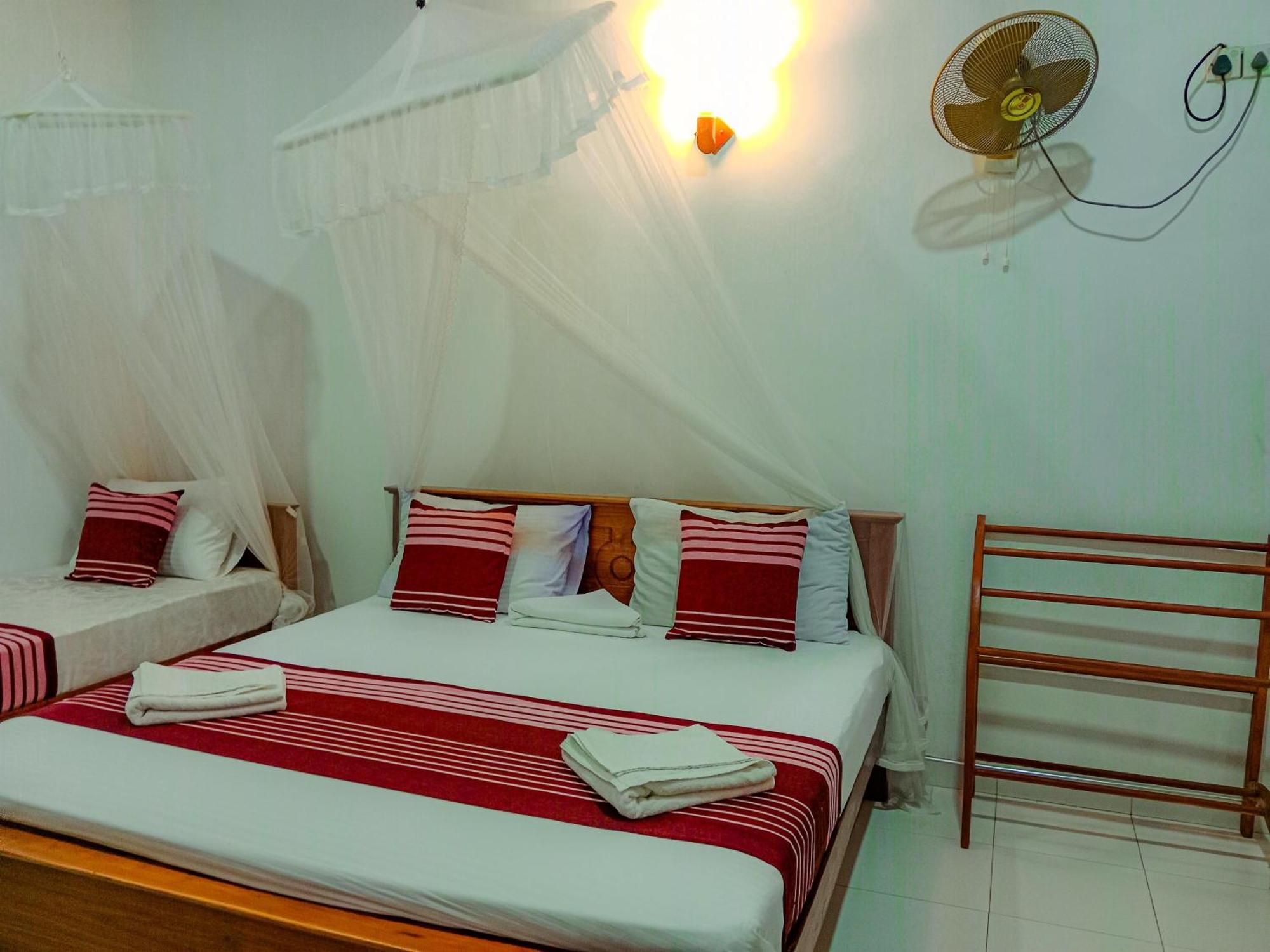 Sigiriya Peacock Homestay Ngoại thất bức ảnh
