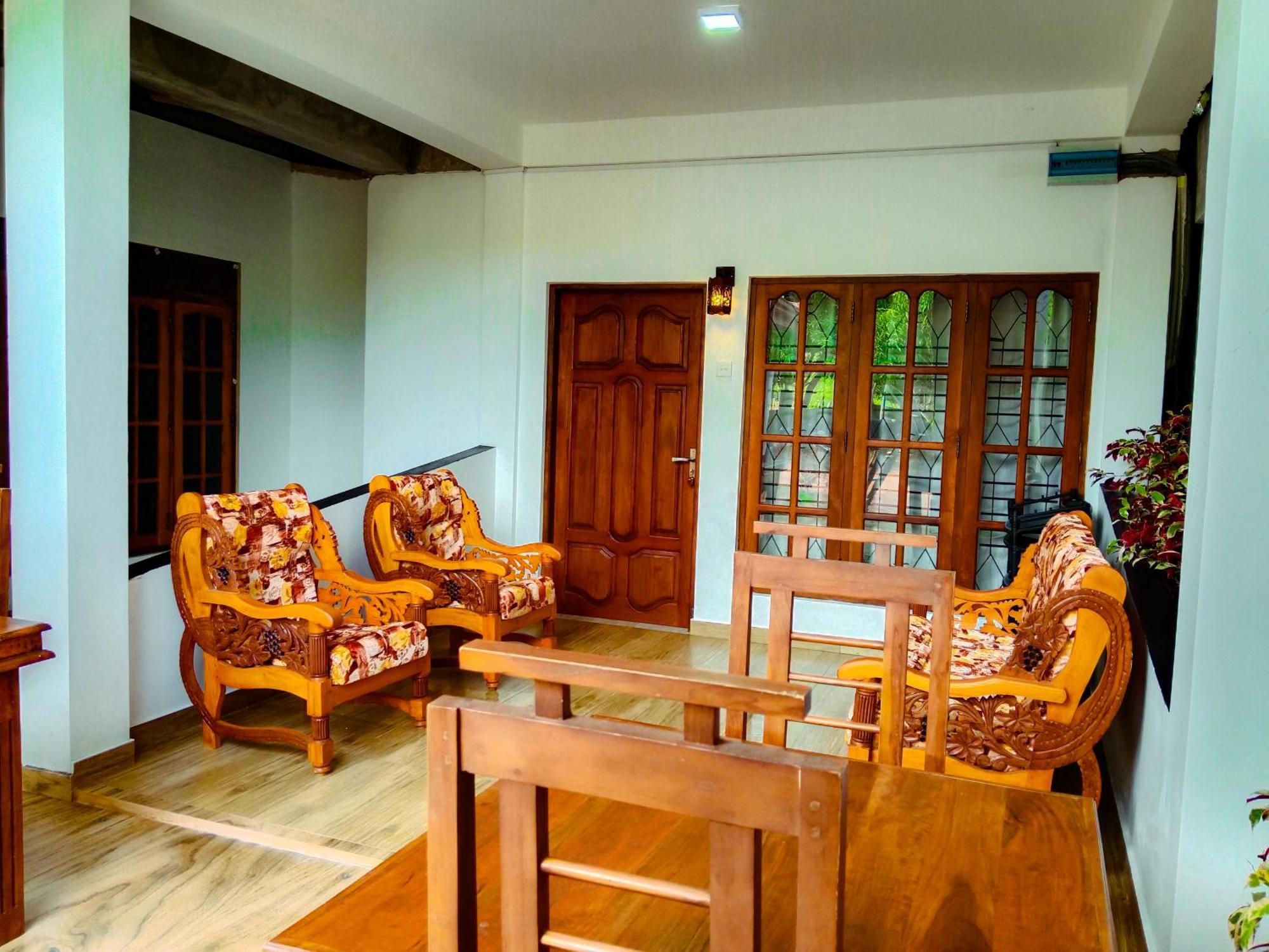 Sigiriya Peacock Homestay Ngoại thất bức ảnh