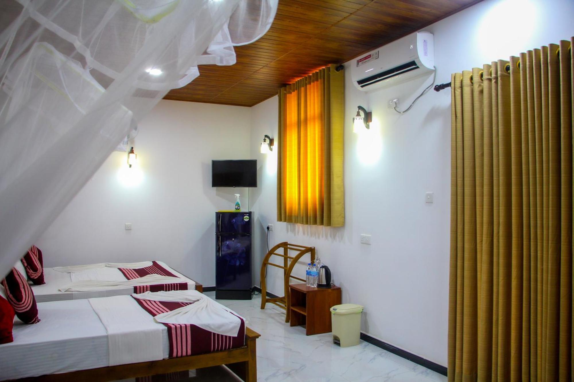 Sigiriya Peacock Homestay Ngoại thất bức ảnh
