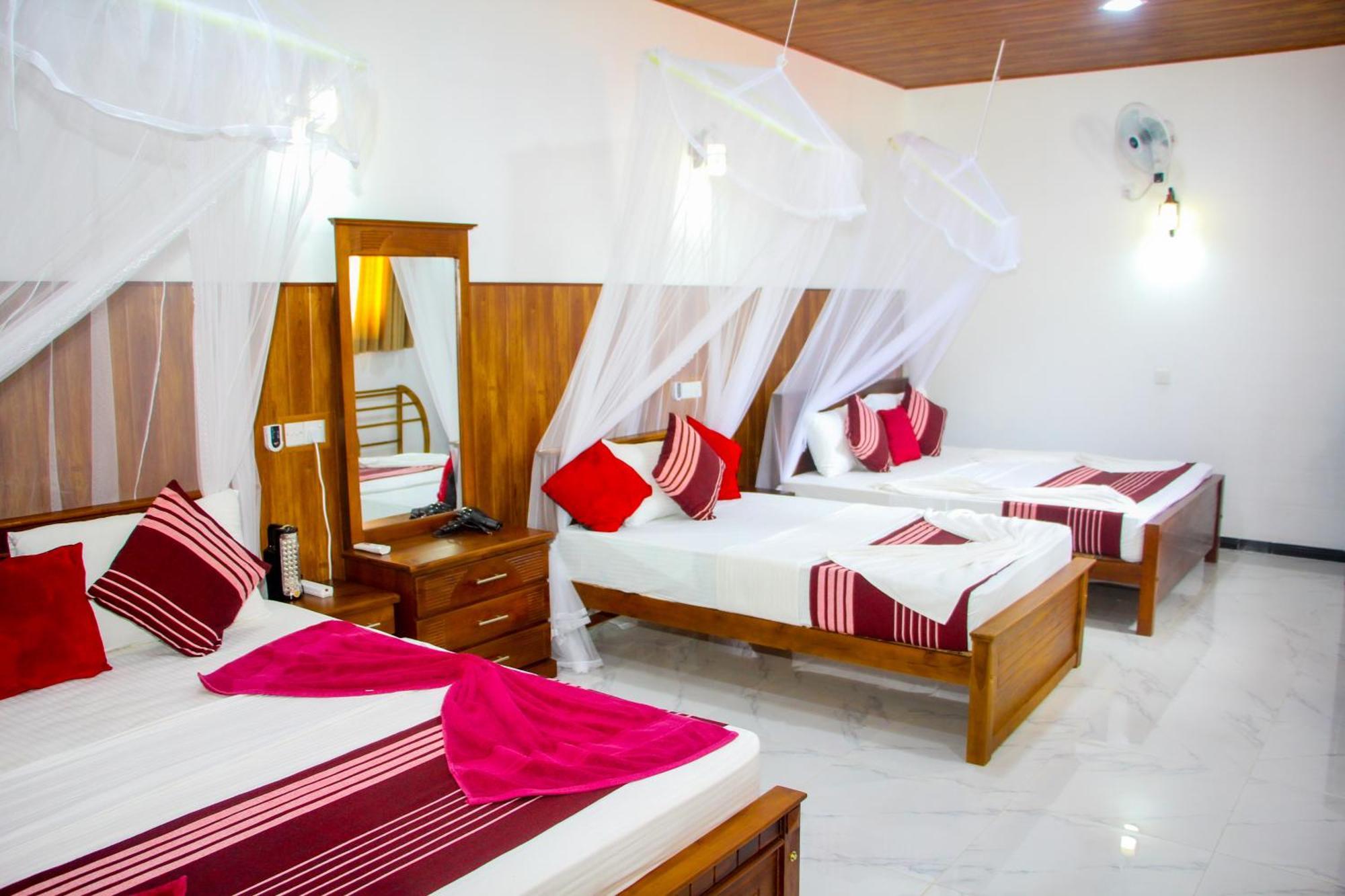 Sigiriya Peacock Homestay Ngoại thất bức ảnh
