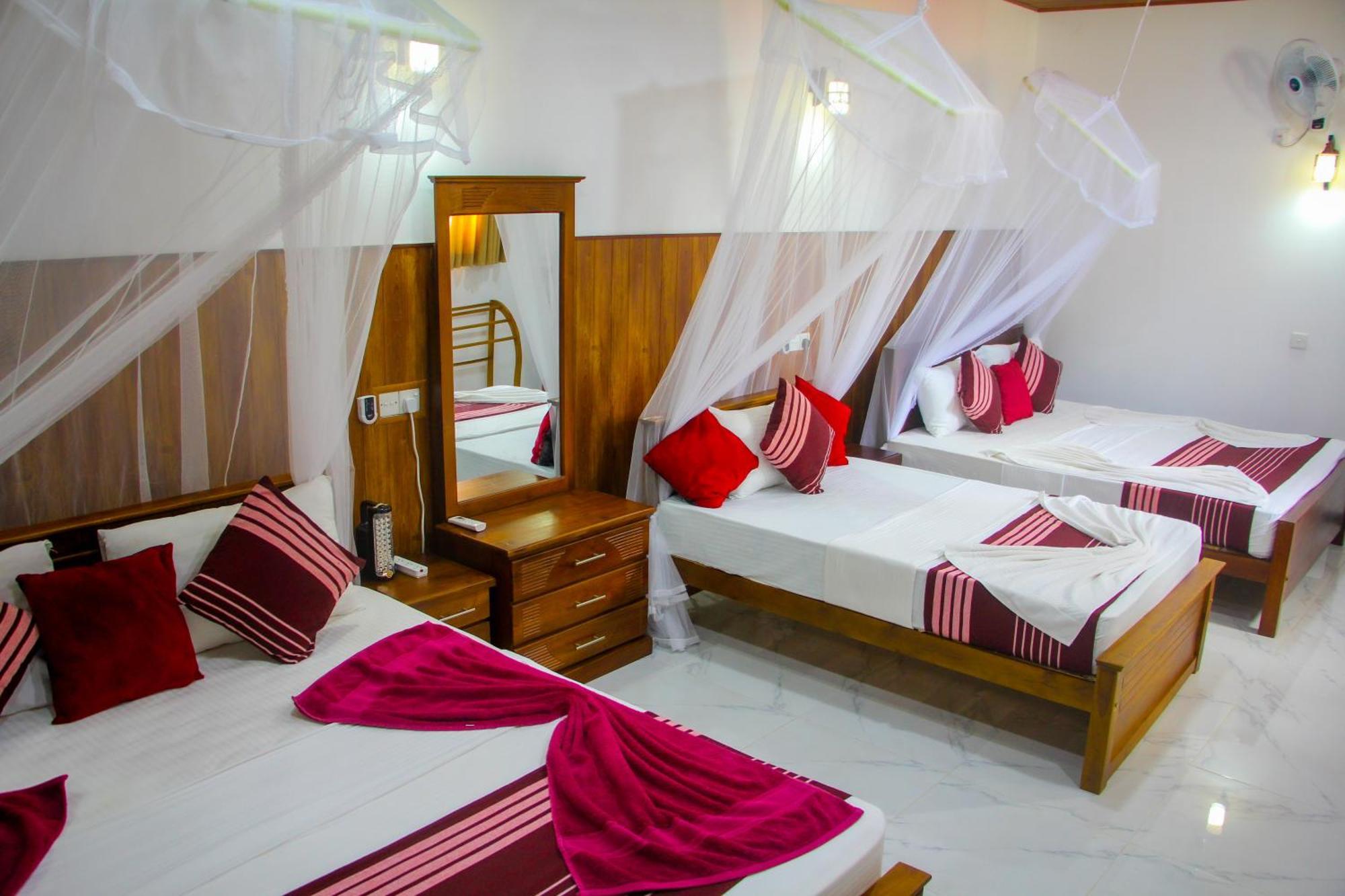 Sigiriya Peacock Homestay Ngoại thất bức ảnh
