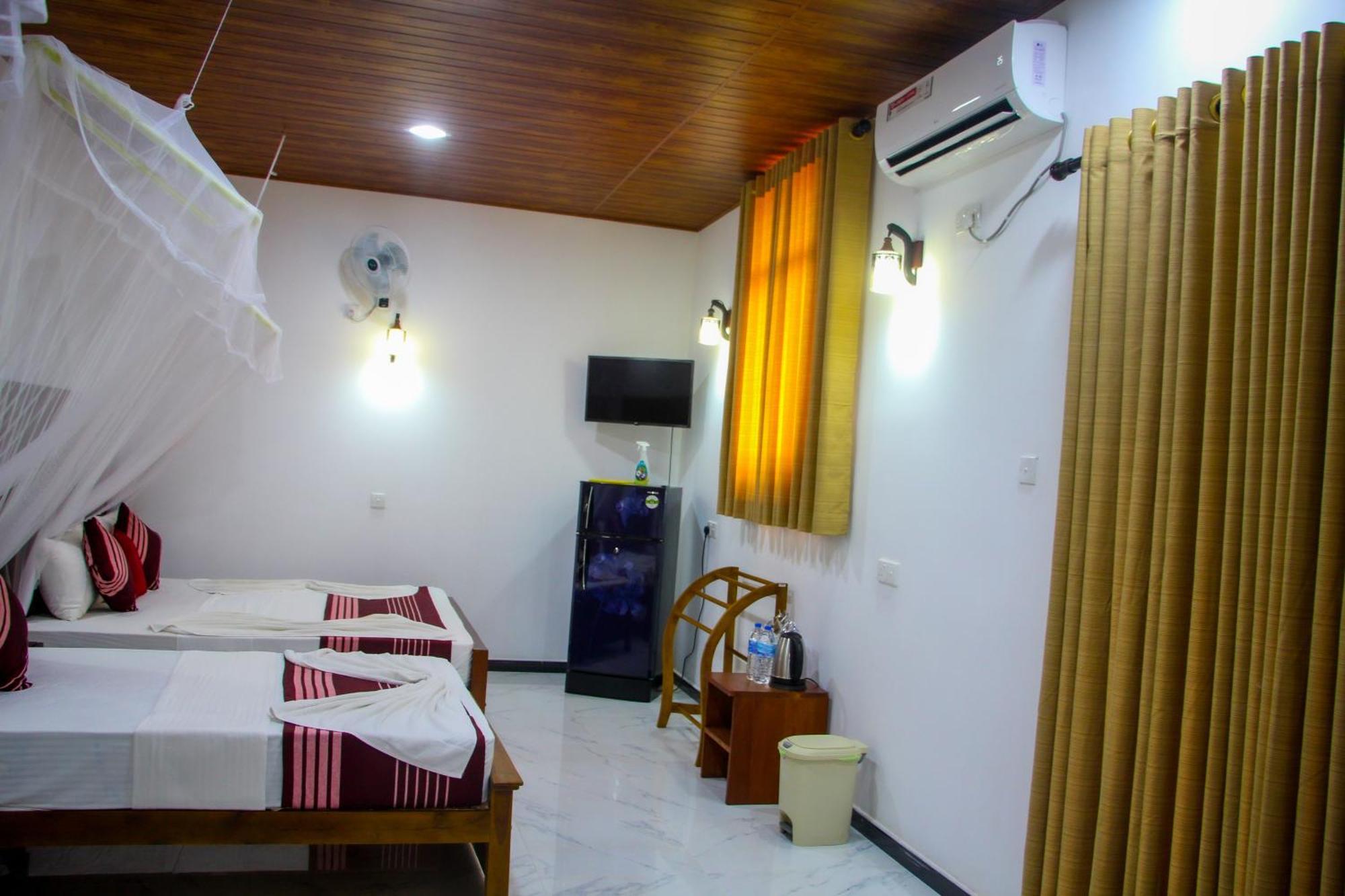 Sigiriya Peacock Homestay Ngoại thất bức ảnh